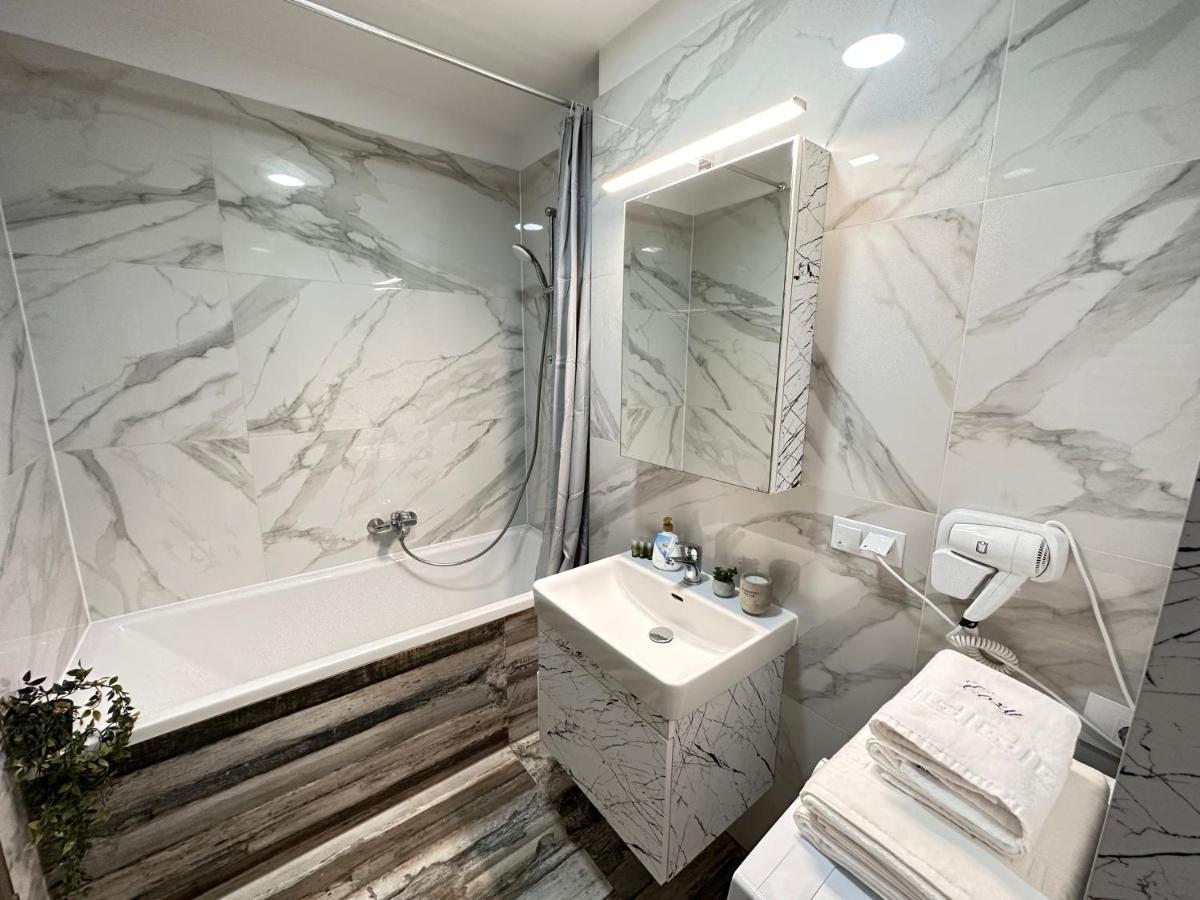 Deluxe Cozy Apartments - Coresi Mall #Braşov Dış mekan fotoğraf